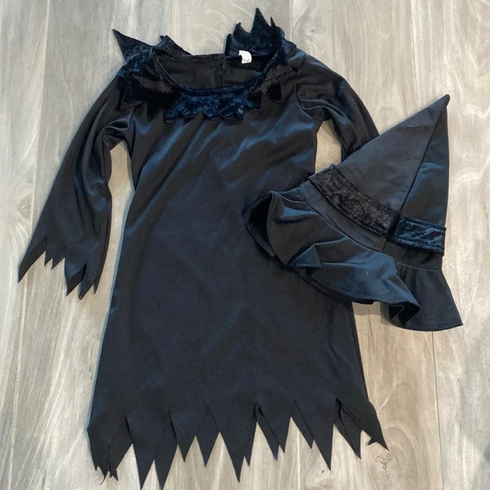 Witches costume - Picture 1 of 1